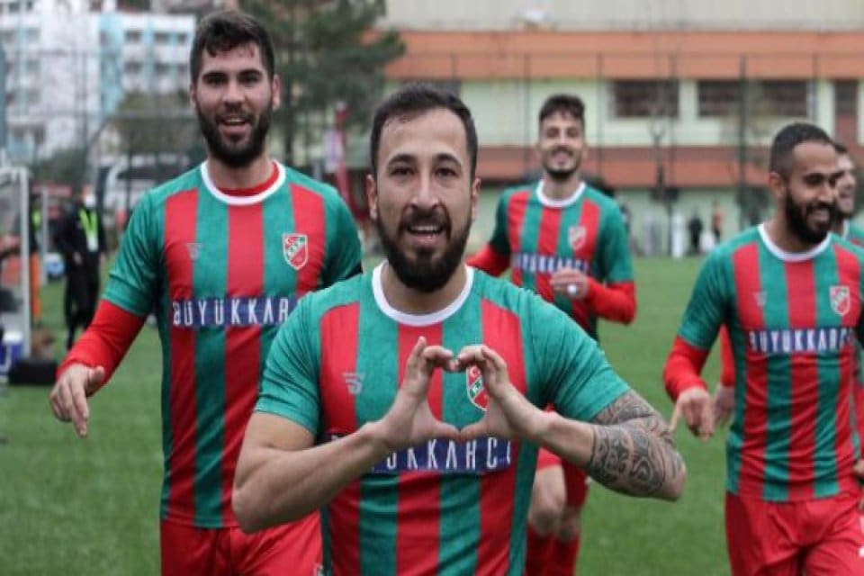 MİSLİ.com 3'&uuml;nc&uuml; Lig 3'&uuml;nc&uuml; Grup'ta ge&ccedil;mişe s&uuml;nger &ccedil;ekip kalan 6