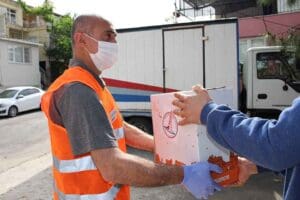 Karşıyaka Belediyesi ve sivil toplum kuruluşlarının iş birliğiyle, pandemi s&uuml;recinde