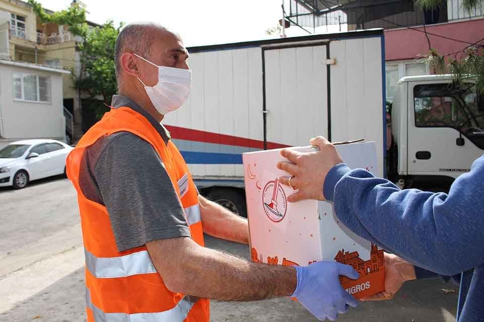 Karşıyaka Belediyesi ve sivil toplum kuruluşlarının iş birliğiyle, pandemi s&uuml;recinde