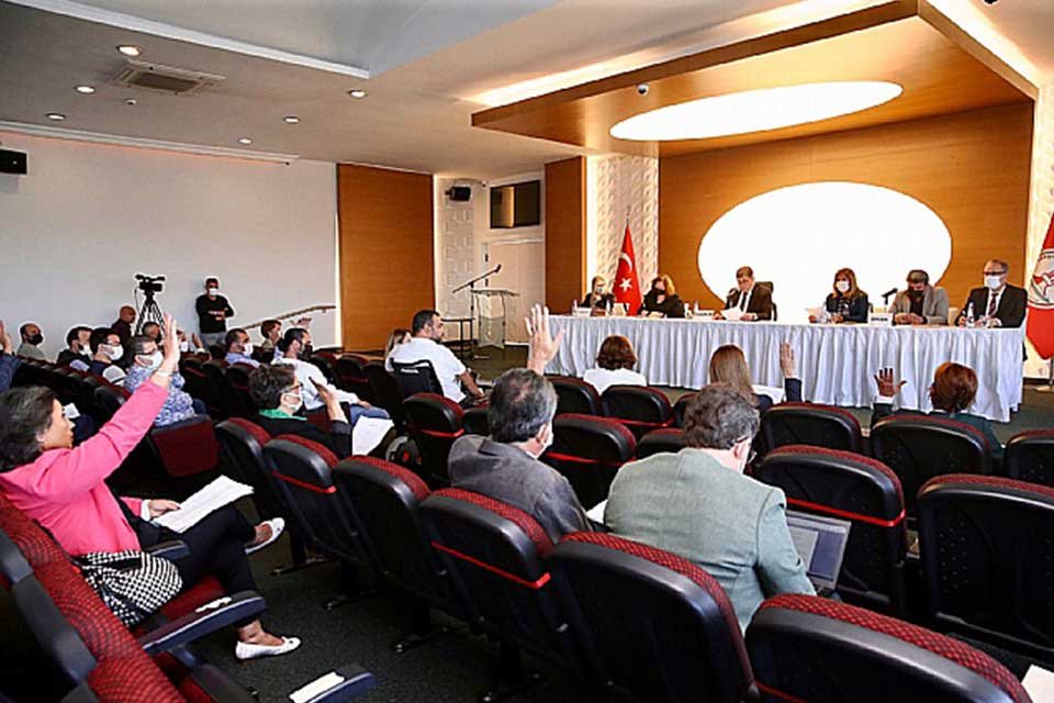 Karşıyaka'da dev bütçeye onay! Karşıyaka Belediye Meclisi 2022 yılı için 558 milyon 200 bin liralık
