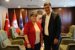 Karşıyaka Belediyesi 8 Mart D&uuml;nya Kadınlar G&uuml;n&uuml;&rsquo;ne dikkat &ccedil;ekmek ve