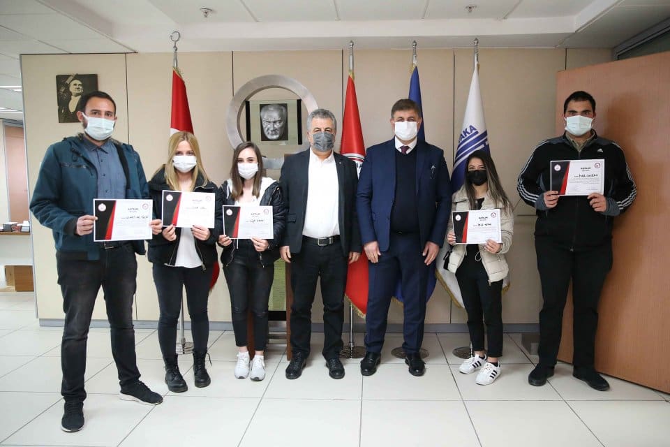 Karşıyaka Belediyesi'nin İzmir Eczacılar Odası iş birliğiyle istihdam desteği amacıyla