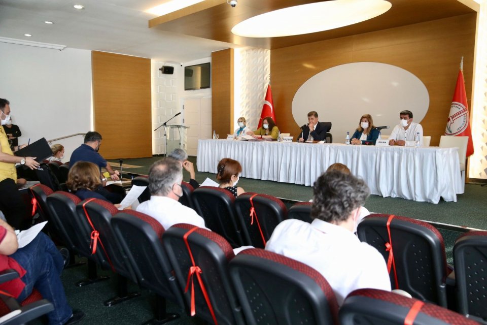 Karşıyaka’da ‘İmar Çözüm Ofisleri’ açılacak Karşıyaka Belediye Başkanı Cemil Tugay, ‘İmar Çözüm Ofisleri’nin açılacağını duyurdu.