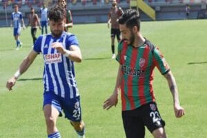 TFF 3'&uuml;nc&uuml; Lig 1'inci Grup'ta cumartesi g&uuml;n&uuml; taraftarının &ouml;n&uuml;nde 1922