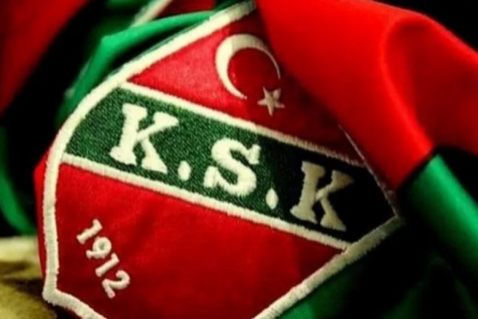 Basketbolda S&uuml;per Lig ve FIBA Şampiyonlar Ligi&rsquo;nde zirve yarışı verirken,