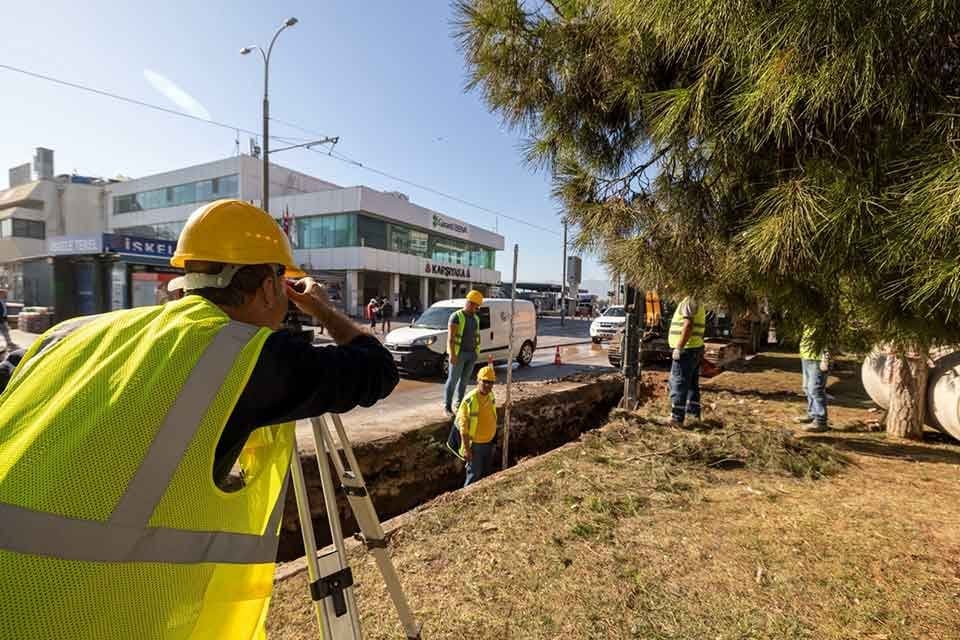 İzmir B&uuml;y&uuml;kşehir Belediyesi İZSU Genel M&uuml;d&uuml;rl&uuml;ğ&uuml;, aşırı yağışlarda yaşanabilecek taşkınları