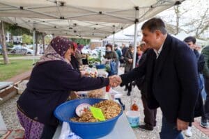 T&uuml;m d&uuml;nyanın karşı karşıya olduğu gıda krizine karşı Karşıyaka&rsquo;yı daha