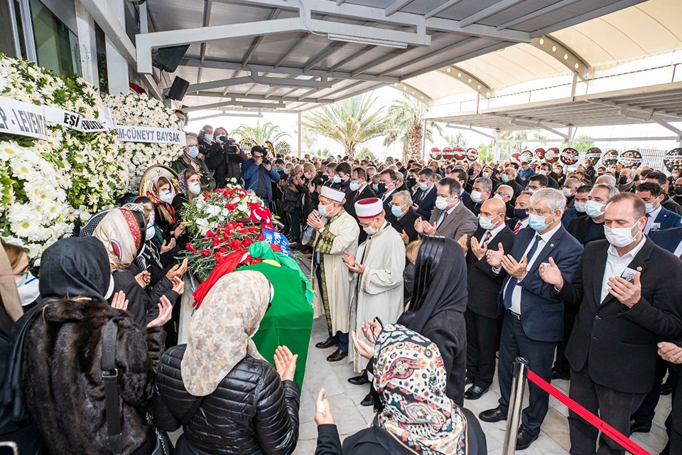 İzmir Büyükşehir Belediye Başkanı Tunç Soyer geçen perşembe hayatını kaybeden