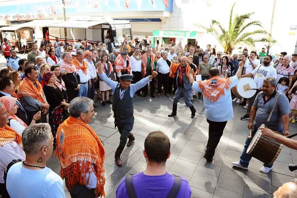 Karşıyaka Belediyesi, Ege B&ouml;lgesi İzmir Y&ouml;r&uuml;k T&uuml;rkmen Federasyonu ve bağlı