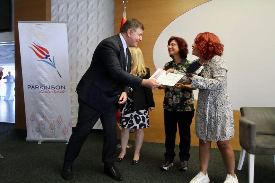 T&uuml;rkiye Parkinson Hasta ve Yakınları Derneği ve Karşıyaka Belediyesi iş