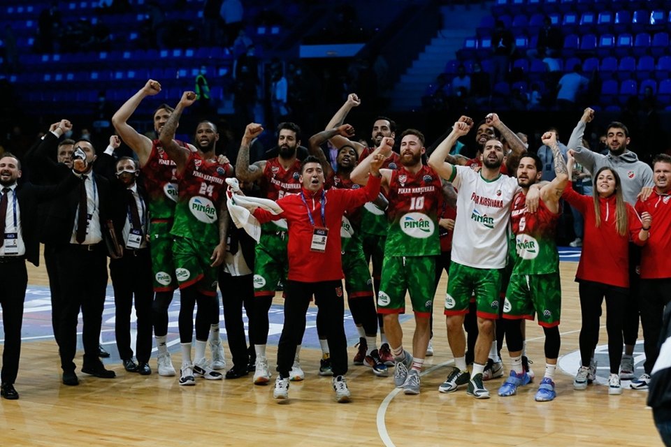 FIBA Şampiyonlar Ligi yarı final ma&ccedil;ında temsilcimiz Pınar Karşıyaka muazzam