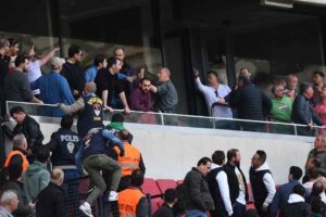 TFF 3'&uuml;nc&uuml; Lig 1'inci Grup'ta Karşıyaka, son sırada yer alan