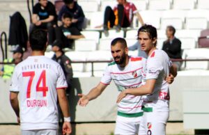 İlk yarıda 17 maçta 8 galibiyet, 5 beraberlik, 4 mağlubiyetle