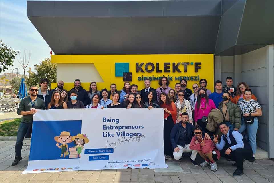 Karşıyaka Belediyesi, 7 farklı ülkeden İzmir’e gelen 37 genci Karşıyaka