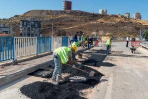 İzmir B&uuml;y&uuml;kşehir Belediyesi İZSU Genel M&uuml;d&uuml;rl&uuml;ğ&uuml;, kentin &ccedil;eşitli b&ouml;lgelerinde yağmur