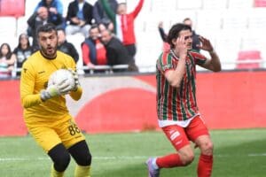 TFF 3'&uuml;nc&uuml; Lig 1'inci Grup'ta ge&ccedil;en hafta Karbel Karak&ouml;pr&uuml; Belediyespor