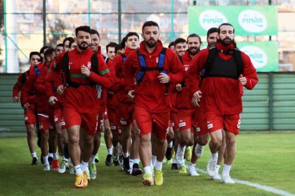 TFF 3'&uuml;nc&uuml; Lig 1'inci Grup'ta ara transferde atağa kalkarak 68