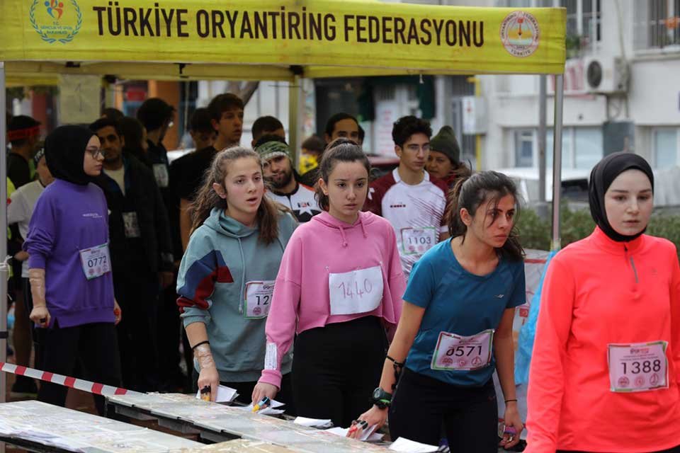 Karşıyaka Belediyesi ve T&uuml;rkiye Oryantiring Federasyonu işbirliğinde d&uuml;zenlenen Karşıyaka Z&uuml;beyde