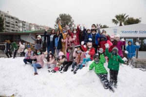Kent merkezinde yaşayan ve pandemi nedeniyle sıkıntılı günler geçiren çocukların