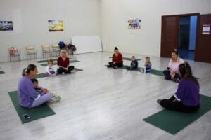 Karşıyaka Belediyesi Kadın ve Aile Hizmetleri M&uuml;d&uuml;rl&uuml;ğ&uuml; kursları kapsamında &ccedil;ocuklara