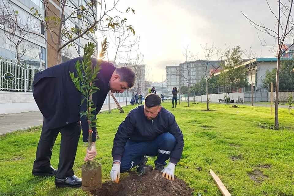 Kentleşmenin getirdiği olumsuzlukları gidererek, insanları doğayla barışık olarak i&ccedil; i&ccedil;e