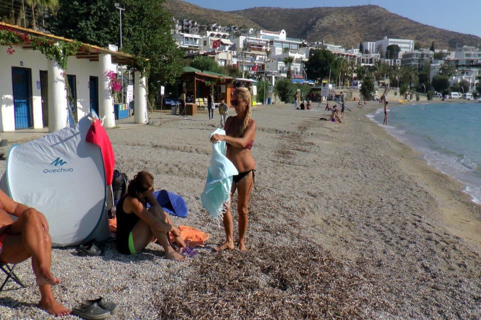 Muğla'nın Bodrum il&ccedil;esinde, kasım ayında sıcak ve g&uuml;neşli havayı fırsat