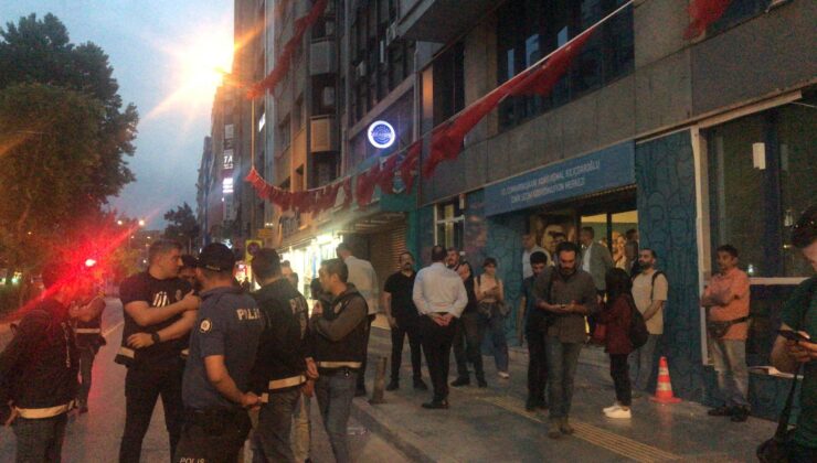 İzmir’de AK Parti ve CHP’liler arasında arbede!