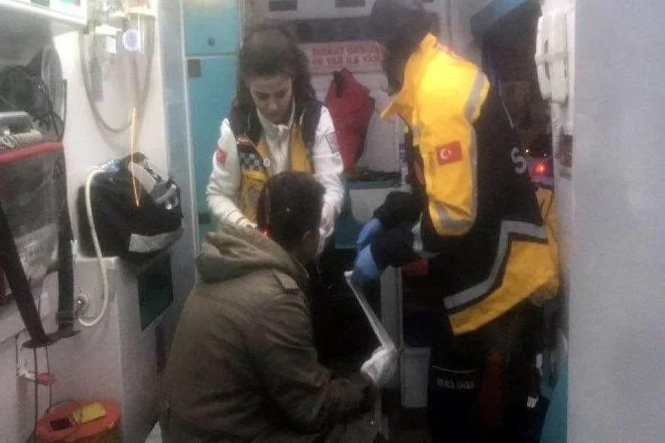 Karaman'da bir fabrikada &ccedil;alışan Salih A., tartıştığı mesai arkadaşının kulağının