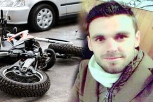 İzmir'in Fo&ccedil;a il&ccedil;esinde, kavşakta otomobille &ccedil;arpışan motosikletin s&uuml;r&uuml;c&uuml;s&uuml; Halil T&uuml;rk