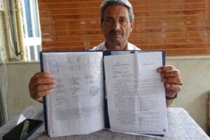 Aydın'ın Buharkent il&ccedil;esinde Demirpolat ailesi, 20 yıl &ouml;nce ge&ccedil;irdiği trafik