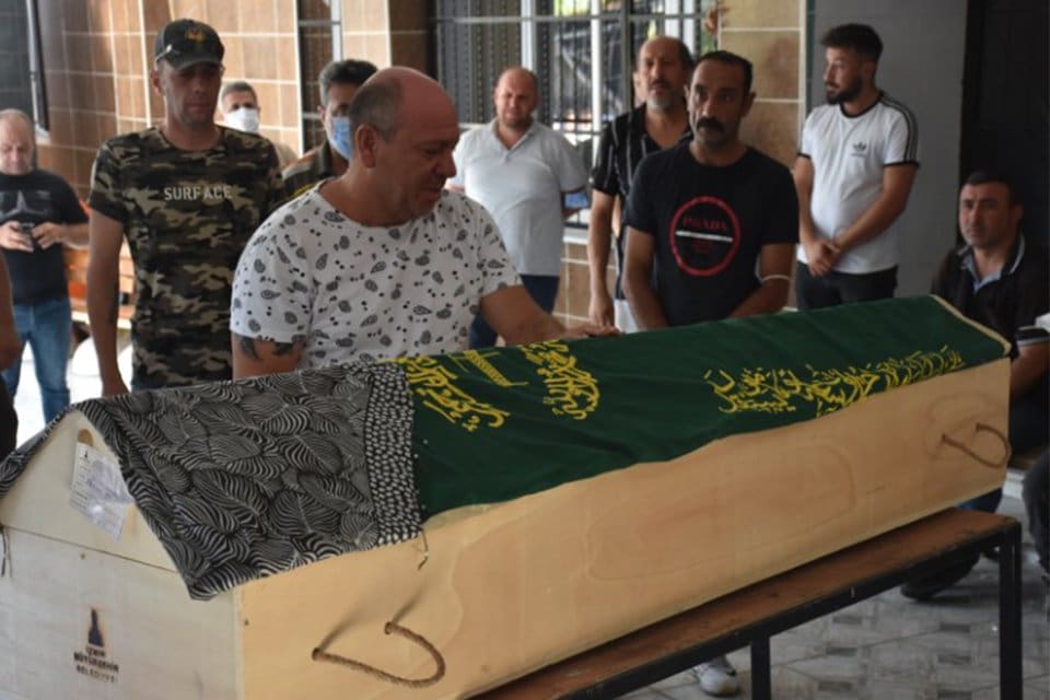 İzmir'in &Ccedil;iğli il&ccedil;esinde, d&uuml;n kamyonetin &ccedil;arpması sonucu hayatını kaybeden ve