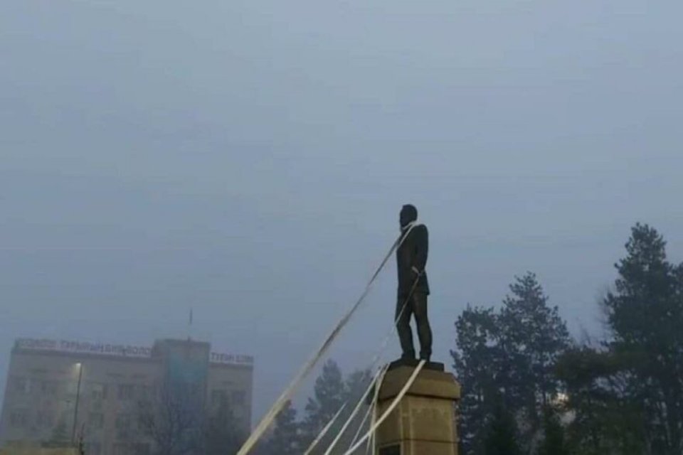 Hafta sonu LPG fiyatlarına yapılan zam sonrasında halkın sokaklara d&ouml;k&uuml;ld&uuml;ğ&uuml;