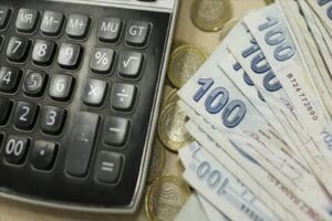 KDV iadelerinin 6 aylık d&ouml;nem itibarıyla nakden alınabilmesinin &ouml;n&uuml; a&ccedil;ıldı.
