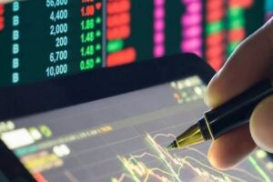 D&uuml;nya yazarı Alaattin Aktaş, "KDV indiriminin T&Uuml;FE'ye etkisi yalnızca 0.71