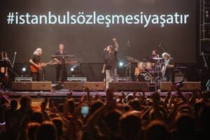 T&uuml;rkiye'nin sanat ve performans festivali Ke&ccedil;ifest, inadını kapıp Pamucak'a gelen