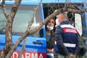 Antalya'da Melek İpek, ellerini kelep&ccedil;eleyip kendisini &ccedil;ıplak halde saatlerce d&ouml;ven