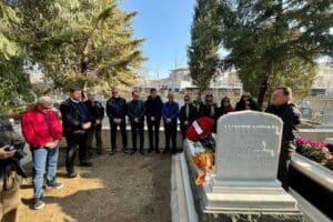 Ahmet Kemal Baysak, &ouml;l&uuml;m yıl d&ouml;n&uuml;m&uuml;nde mezarı başında d&uuml;zenlenen t&ouml;ren