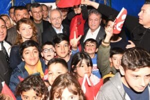 Bornova Belediye Başkanı Dr. Mustafa İduğ, CHP Genel Başkanı ve