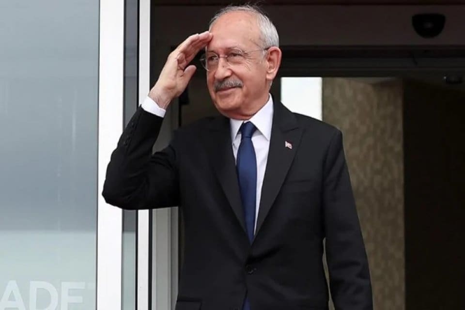 Millet İttifakı'nın cumhurbaşkanı adayı Kemal Kılı&ccedil;daroğlu i&ccedil;in yapılan afiş paylaşıldı.