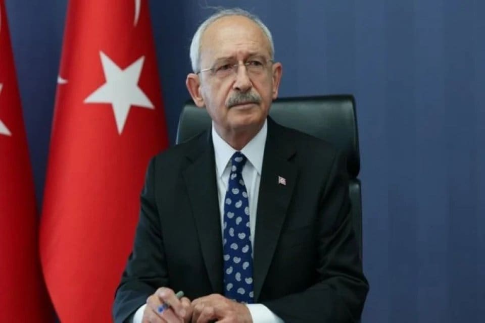 CHP lideri Kemal Kılı&ccedil;daroğlu, TBMM'deki grup toplantısında a&ccedil;ıklamalarda bulunuyor. &nbsp;