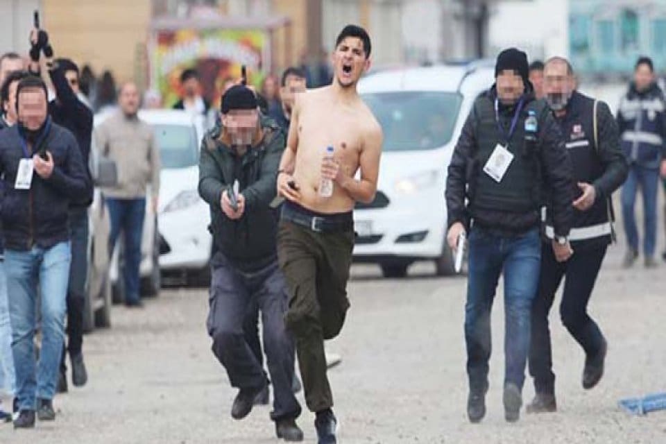 Kemal Kurkut&rsquo;un katledilme anını fotoğraflayan gazeteci Abdurrahman G&ouml;k&rsquo;e 1 yıl