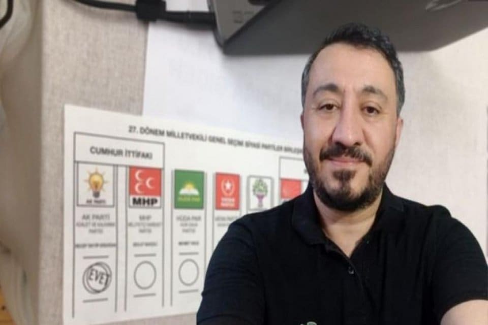 Avrasya Araştırma Başkanı Kemal &Ouml;zkiraz hakkında milletvekillerine 'şerefsiz' diyen C&uuml;bbeli