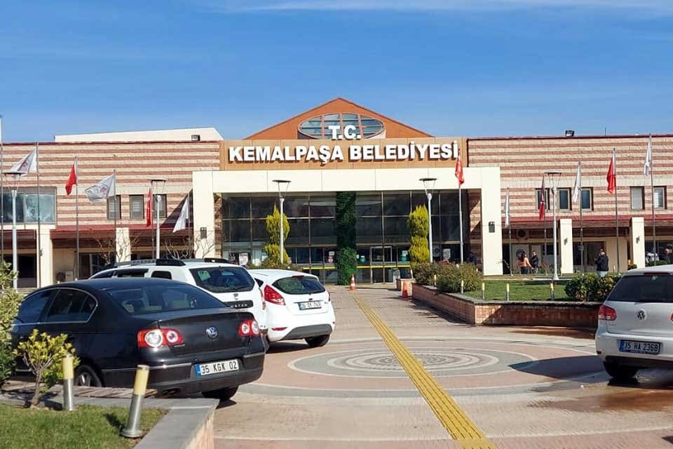 İzmir'de, Kemalpaşa Belediyesi'nde r&uuml;şvet iddiaları nedeniyle 6'sı belediye &ccedil;alışanı 11