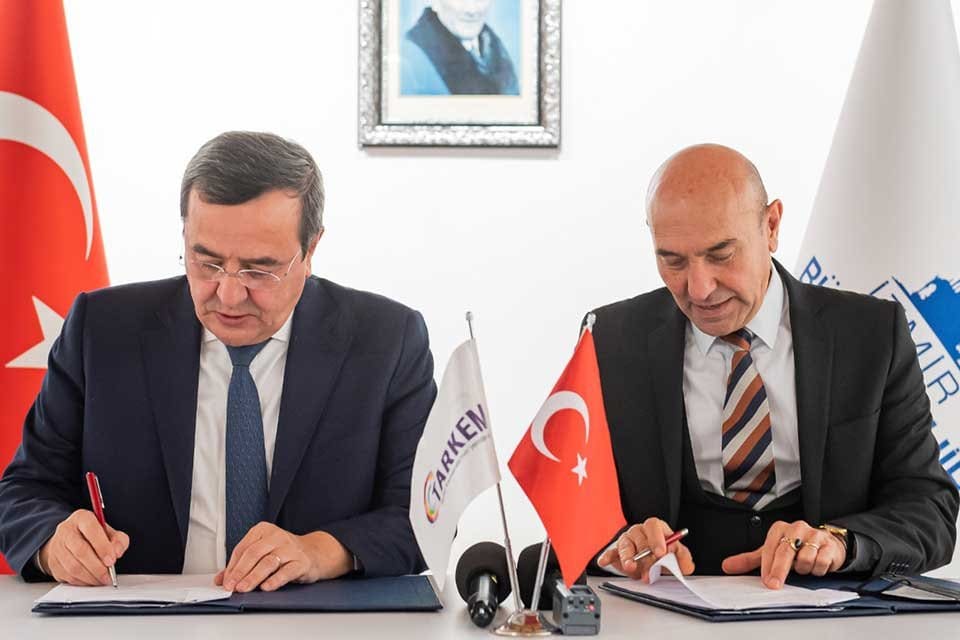 İzmir B&uuml;y&uuml;kşehir Belediyesi ile Konak Belediyesi arasında Kemeraltı&rsquo;nda iki tescilli