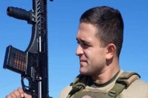 Hakkari'nin Şemdinli il&ccedil;esinde Piyade S&ouml;zleşmeli Er Atakan &Ccedil;akır (22),&nbsp;mayın arama