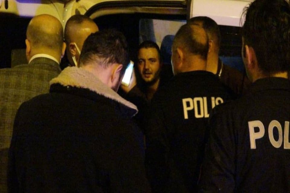 Antalya'da Mehmet A.Y. (23), bebekken kendisini evlatlık veren babası Mehmet