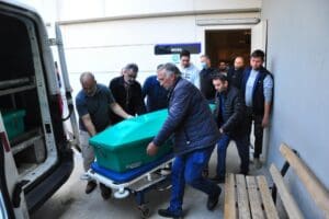 Manisa'nın Şehzadeler il&ccedil;esinde, kendisini ka&ccedil;ırmaya &ccedil;alışan direksiyon eğitmeni &Ouml;nder Laf&ccedil;ı