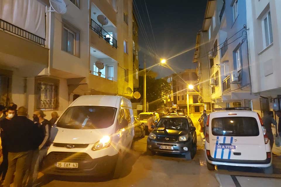 İzmir'in Gaziemir il&ccedil;esinde, kendisini rahatsız eden Serkan Aydın'ı bı&ccedil;aklayarak &ouml;ld&uuml;ren