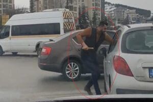 Ankara'nın &Ccedil;ankaya il&ccedil;esinde, otomobiliyle kırmızı ışık ihlali yaptığı &ouml;ne s&uuml;r&uuml;len