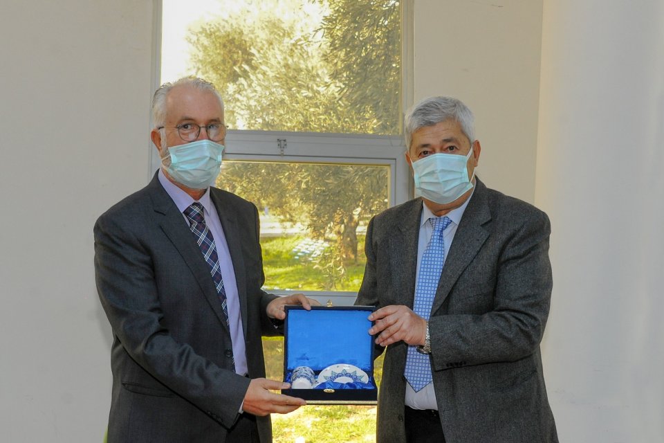 Aydın Adnan Menderes &Uuml;niversitesi S&uuml;rekli Eğitim Merkezi (AD&Uuml;SEM) ve Karşıyaka